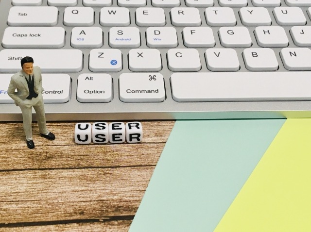 SNS年代別の利用率 イメージ